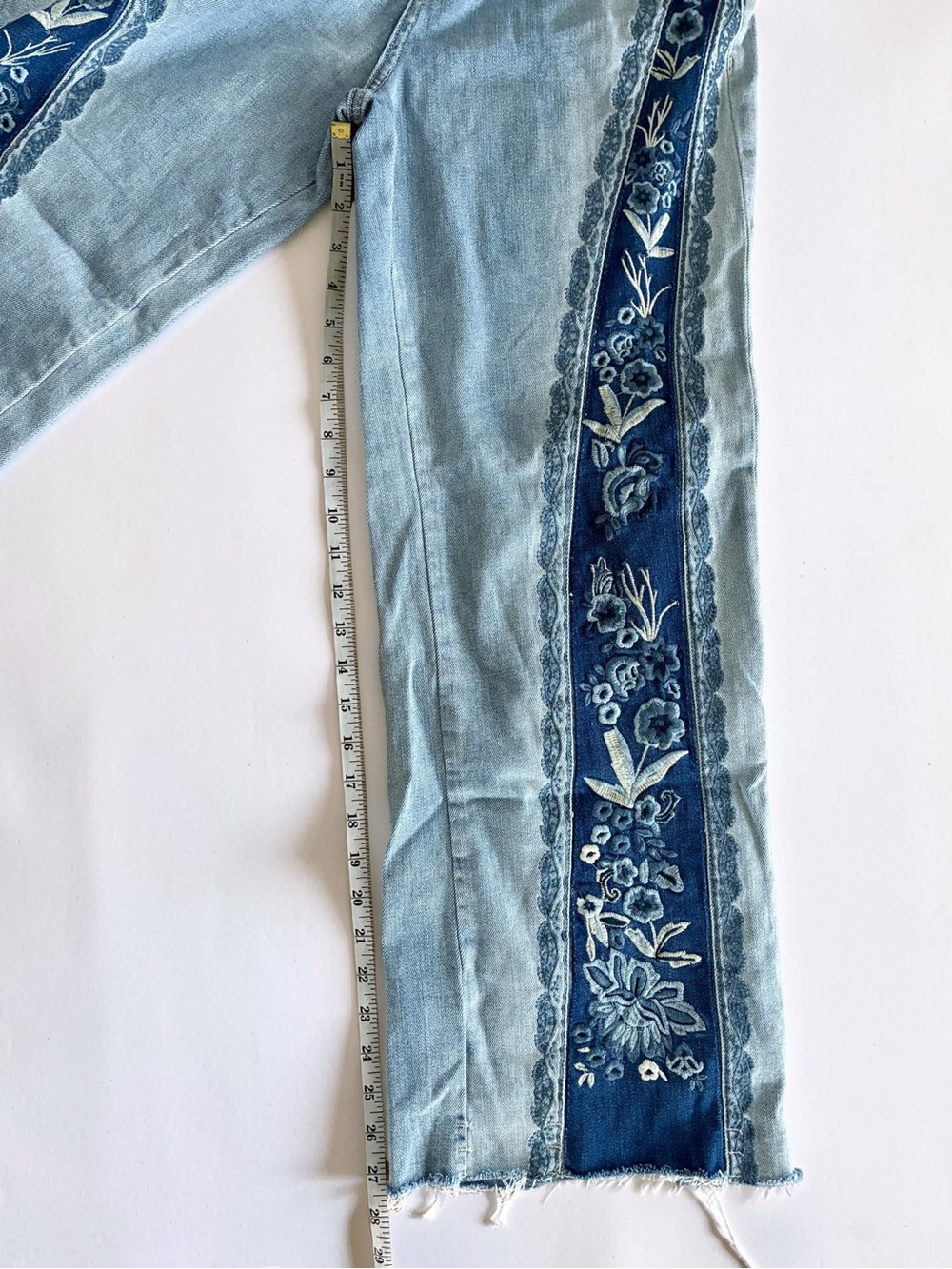 Bayeas Embroidered Wide-Leg Jeans - Picture 6 of 8